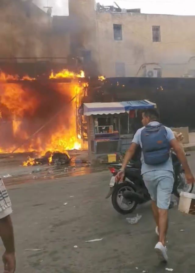 4 قتلى في حريق ضخم بأحد الأسواق العريقة بفاس المغربية