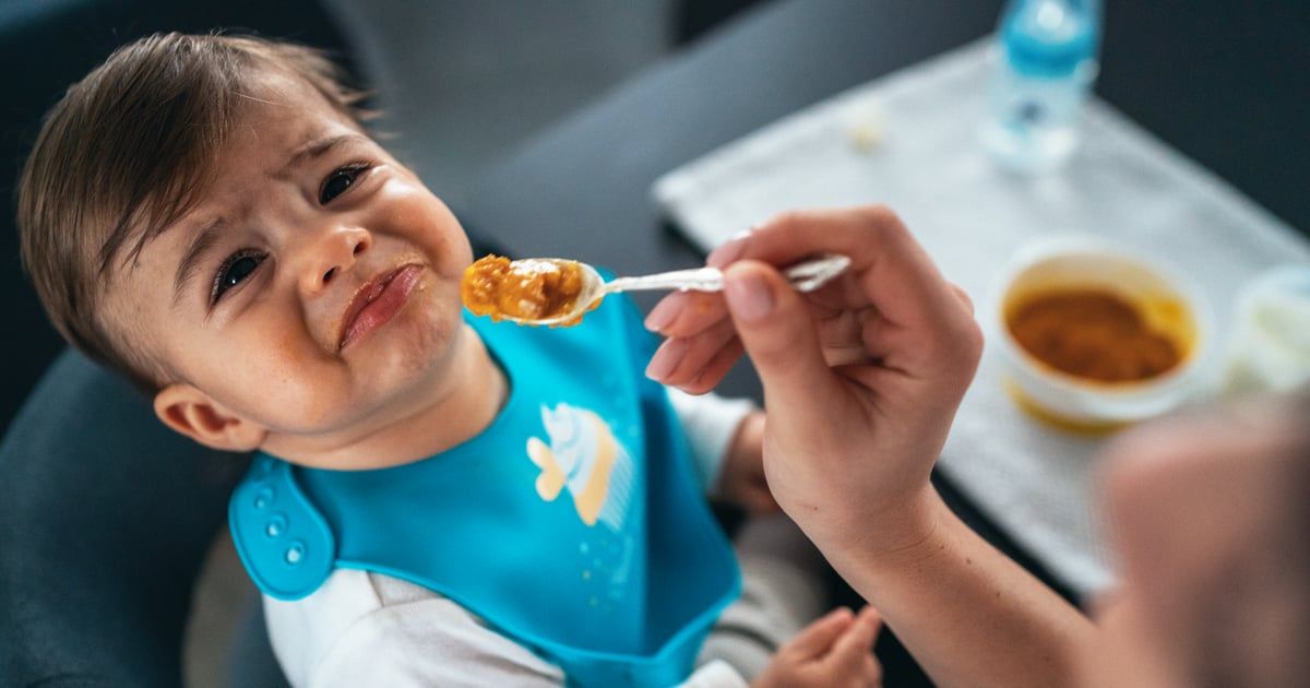 كيف تتعامل مع طفلك الذي يرفض تجربة الأطعمة الجديدة؟