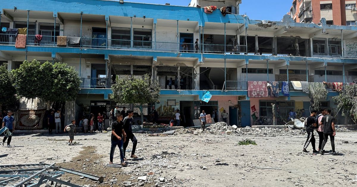 "الأونروا": إسرائيل قصفت مدرسة في غزة "دون سابق إنذار"
