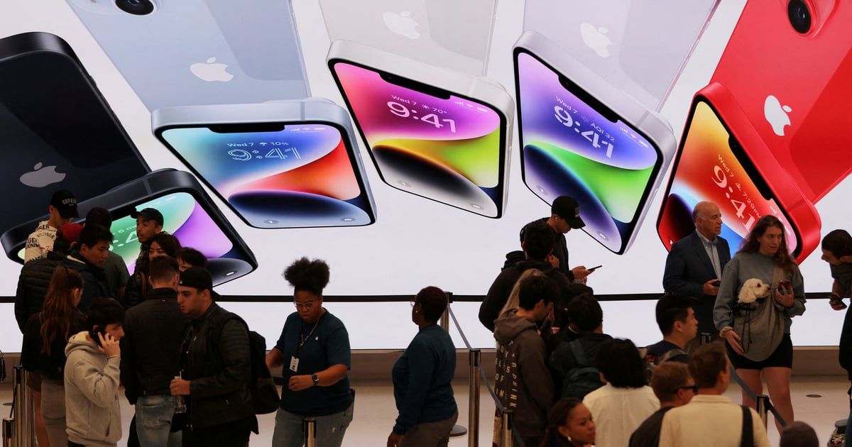 بين غوغل Gemini وChatGPT.. ماذا اختارت أبل؟