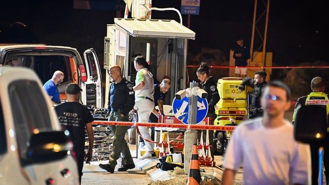 "الشاباك" يحذر من تدفق الأموال الإيرانية إلى الضفة الغربية