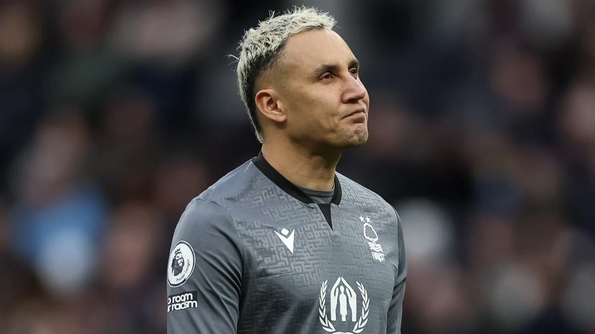 أجبره على حمل السلاح والعيش في قبو.. عامل يتهم نافاس بمعاملته بقسوة