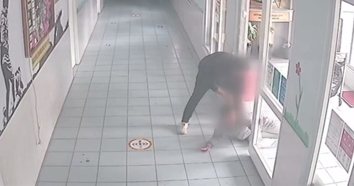 يواجه السجن لعام ونصف.. معلم يضرب مصابا بمتلازمة داون في تركيا (فيديو)