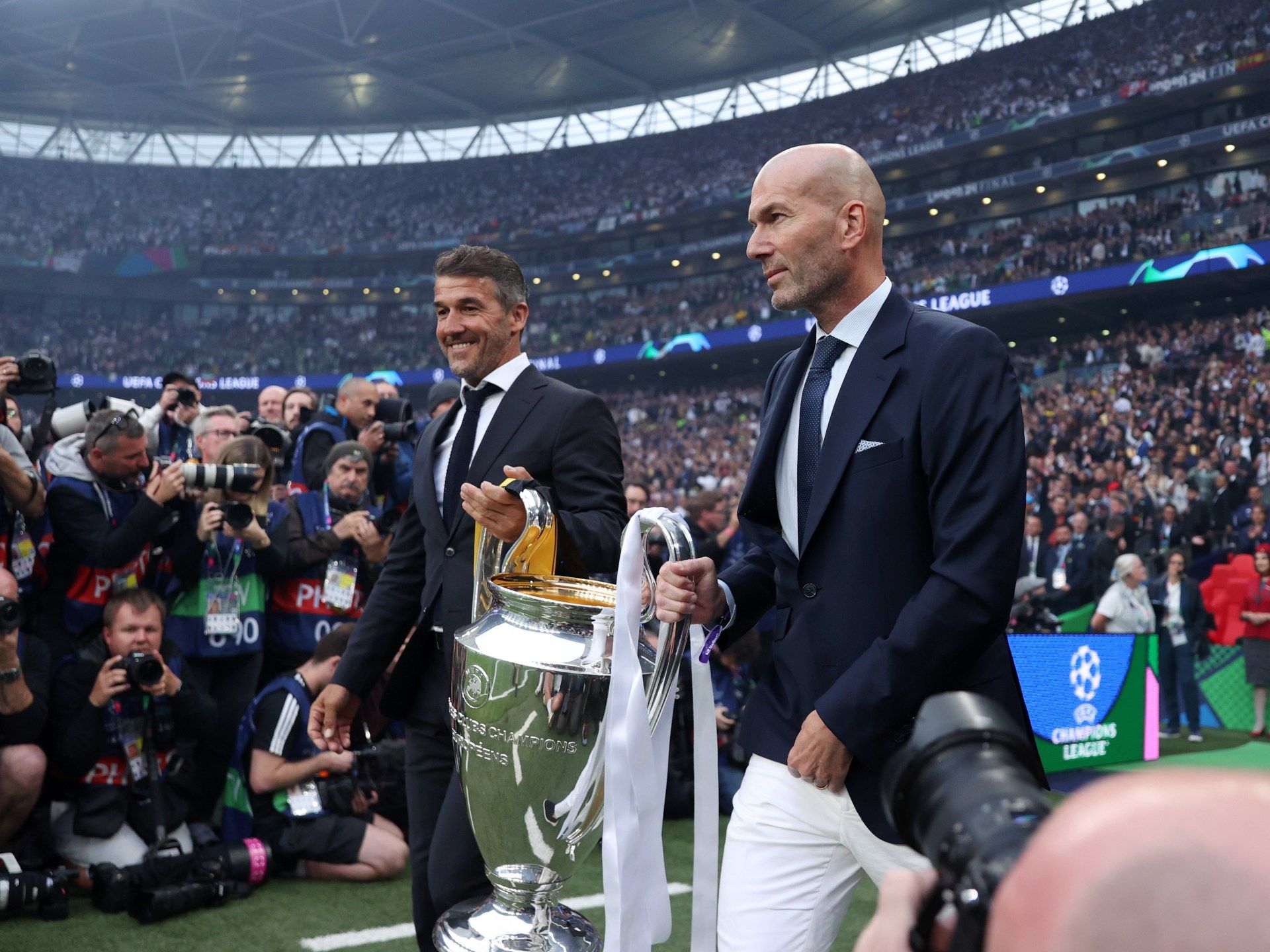 التوقعات تستبعد ريال مدريد.. من يتوج بلقب دوري أبطال أوروبا في نظامه الجديد؟ - موقع الخليج الان