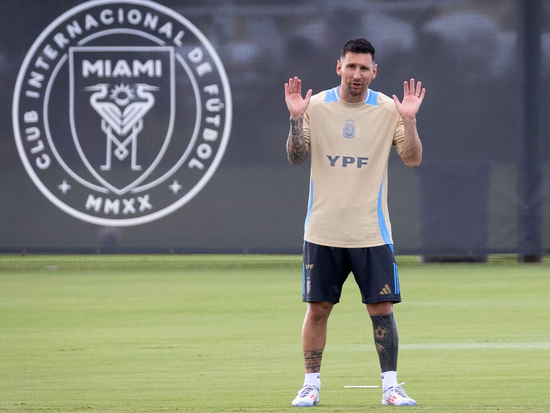 ميسي: ريال مدريد أفضل ناد في العالم - موقع الخليج الان