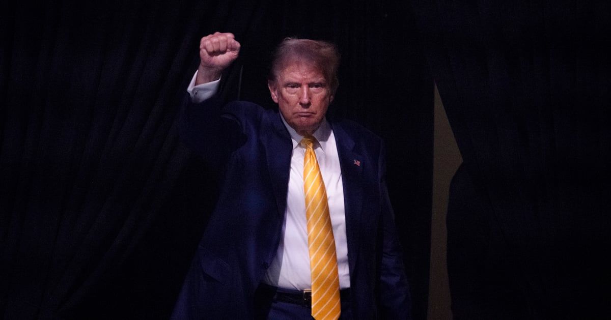 "الجاسوس البريطاني".. فضيحة جديدة تلاحق ترامب