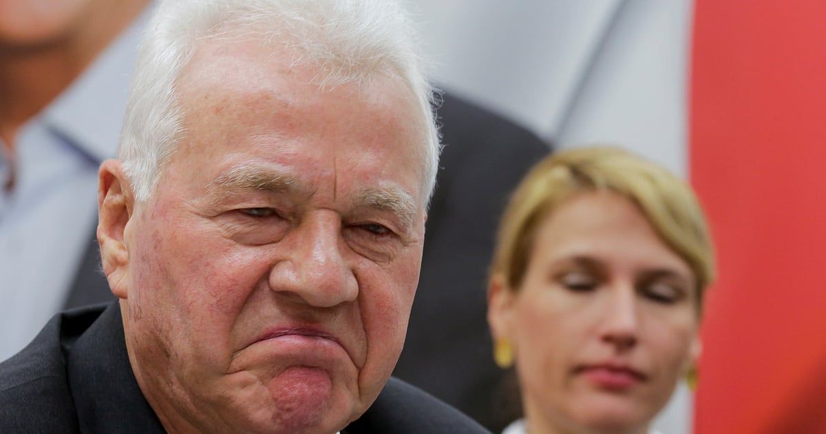 القبض على ملياردير تسعيني بتهم "الاعتداء الجنسي" في كندا