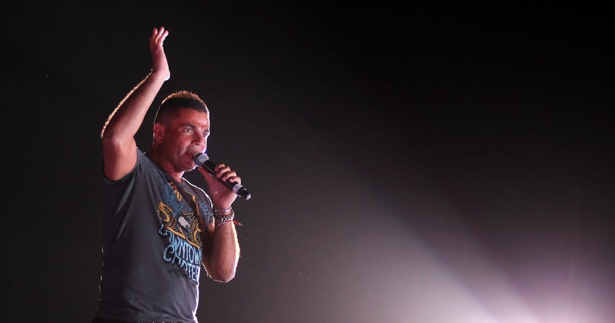 "لن نترك حقنا".. أول تعليق من والد الشاب الذي صفعه عمرو دياب