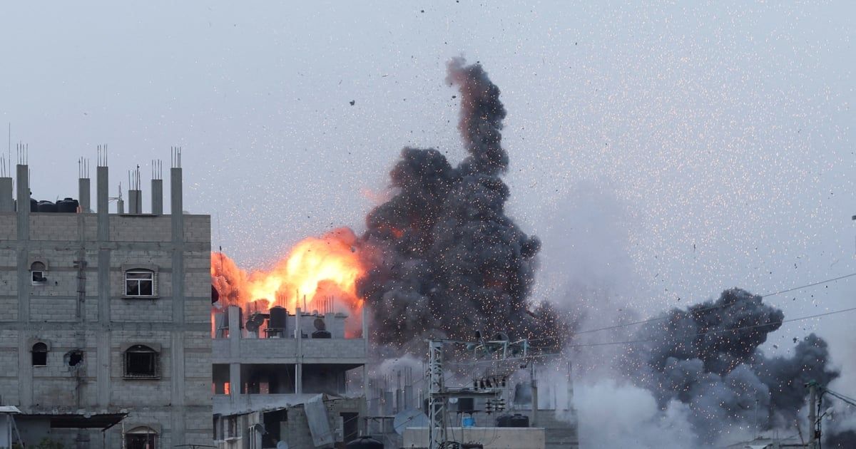 إسرائيل تشن هجومًا "غير مسبوق" وسط قطاع غزة