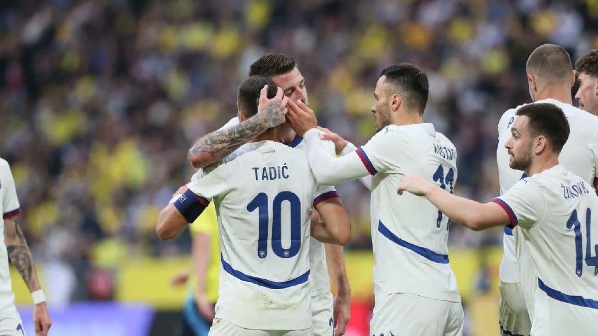 بحضور إبراهيموفتش.. ثنائي الهلال السعودي يقود صربيا لفوز عريض على السويد (فيديو)