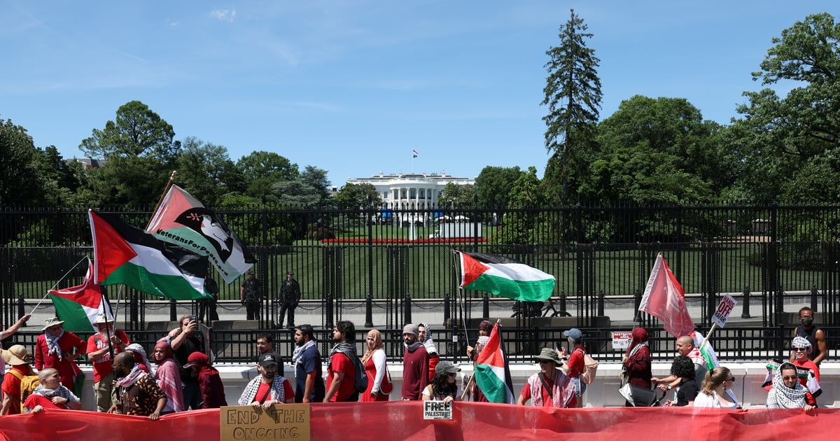 داعمون لغزة يطوّقون البيت الأبيض بـ"خط بايدن الأحمر" (صور)