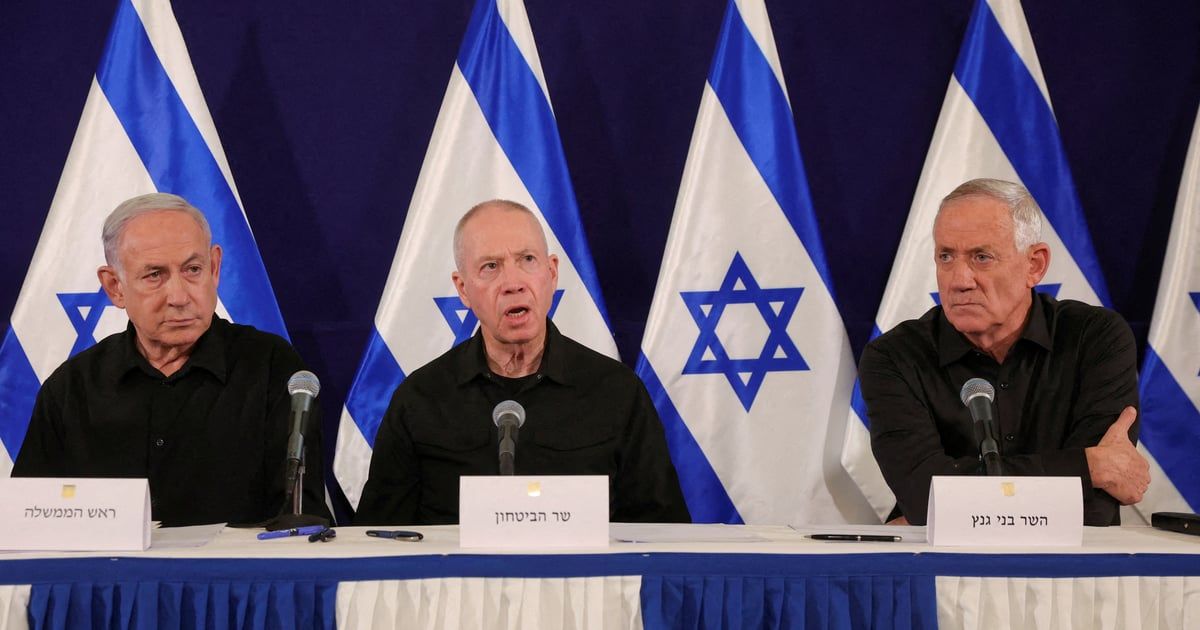 نتنياهو يحض غانتس على عدم الاستقالة من "حكومة الحرب"