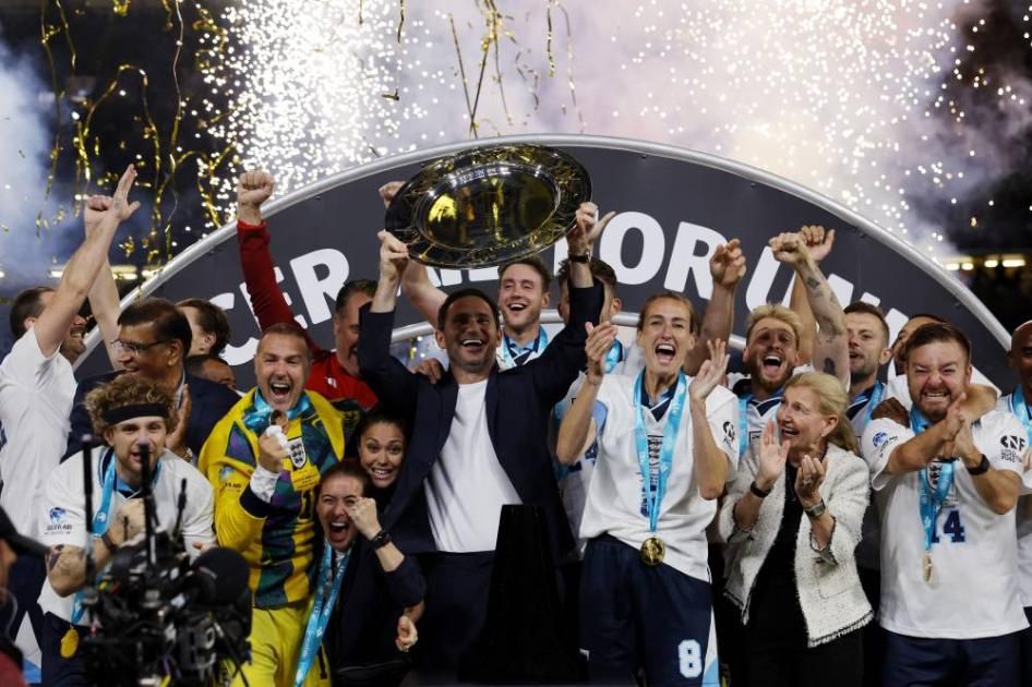 إنجلترا تفوز أخيراً.. وبولت سعيد بتتويج مانشستر سيتي