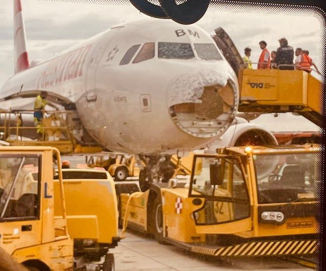 النمسا.. البَرَد يهشم طائرة وسط عواصف وفيضانات (صور)