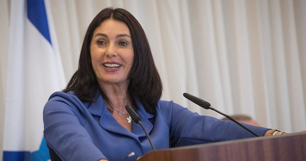 بعد تحقيق صحفي.. الشرطة تقتحم مكتب وزيرة المواصلات الإسرائيلية