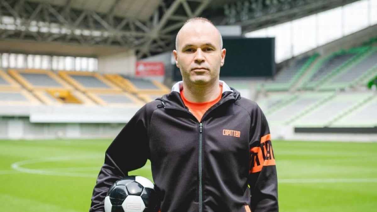 أسطورة برشلونة يتغنى بقدرات محمد صلاح