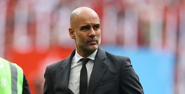 "شخص بوجهين".. نجم منتخب ألمانيا يصعق غوارديولا بتصريح مثير