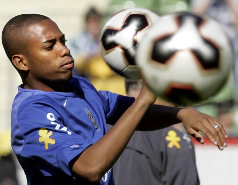 روبينيو يتعلم تصليح أجهزة التلفاز في السجن