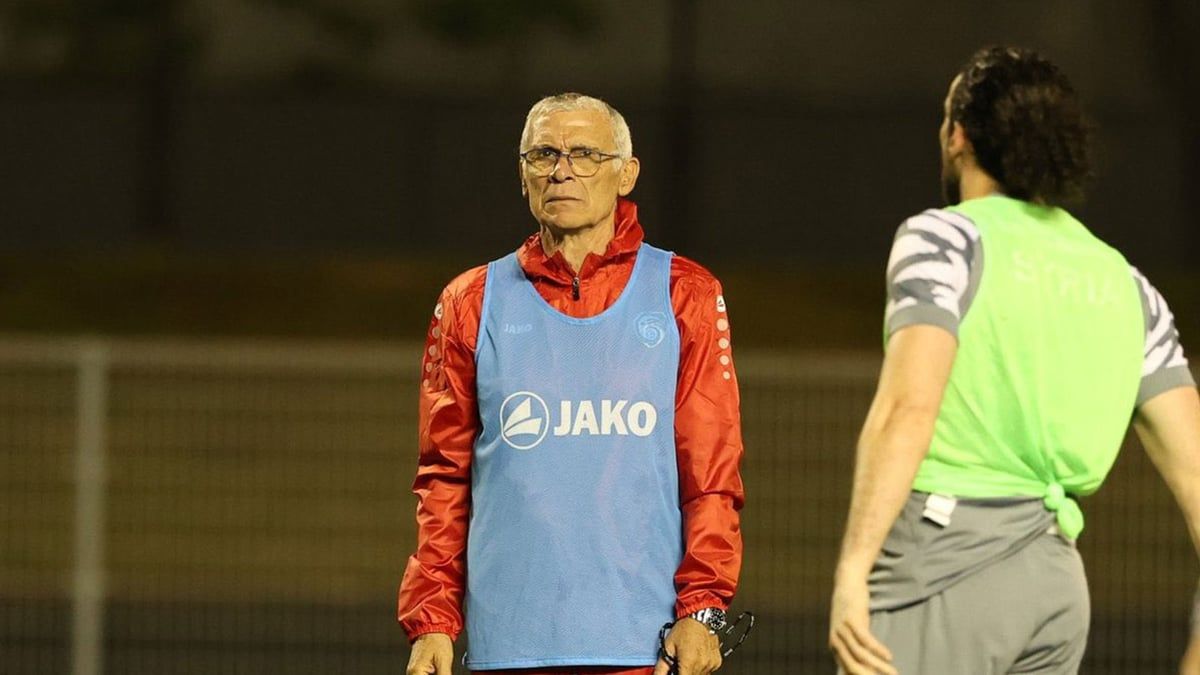 هيكتور كوبر يعلن رحيله عن تدريب منتخب سوريا