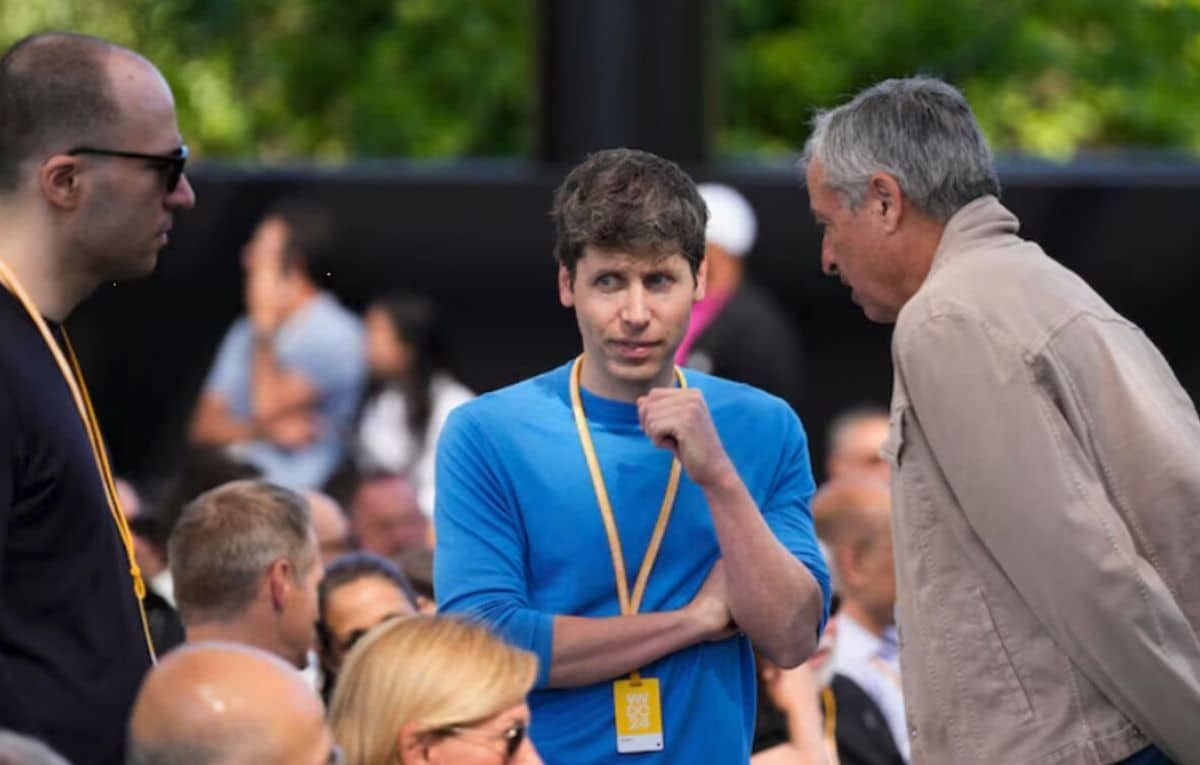 آبل تغامر بإدماج ChatGPT.. هل تصبح أنظمتها أقل أمانًا؟ - موقع الخليج الان