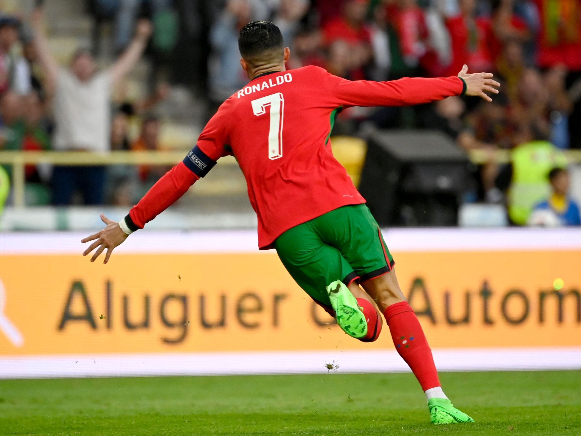 رونالدو.. نجم تبحث عنه الأرقام وتلتصق بتاريخه - موقع الخليج الان