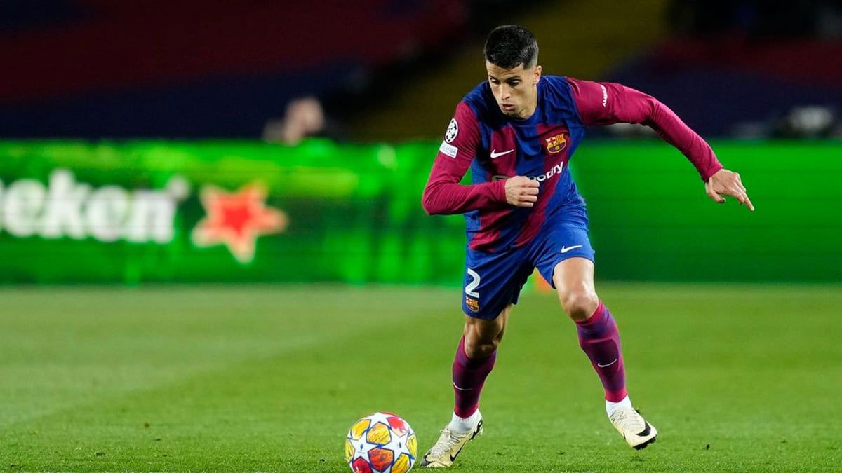 موقف مانشستر سيتي من استمرار كانسيلو مع برشلونة