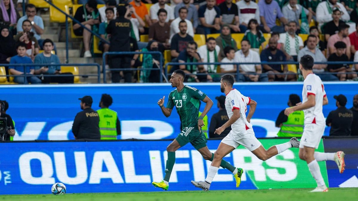 الأردن يتخطى السعودية ويتصدر مجموعته بتصفيات كأس العالم