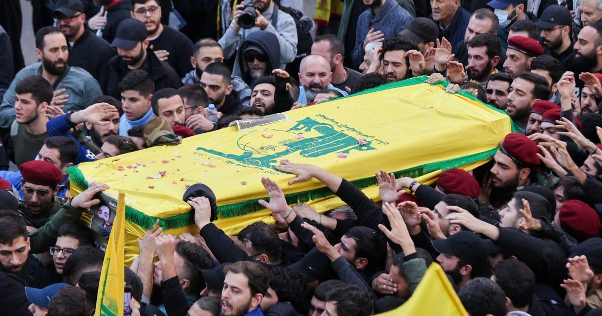 تعويض عائلات قتلى "حزب الله" يثير الانقسام في الشارع اللبناني