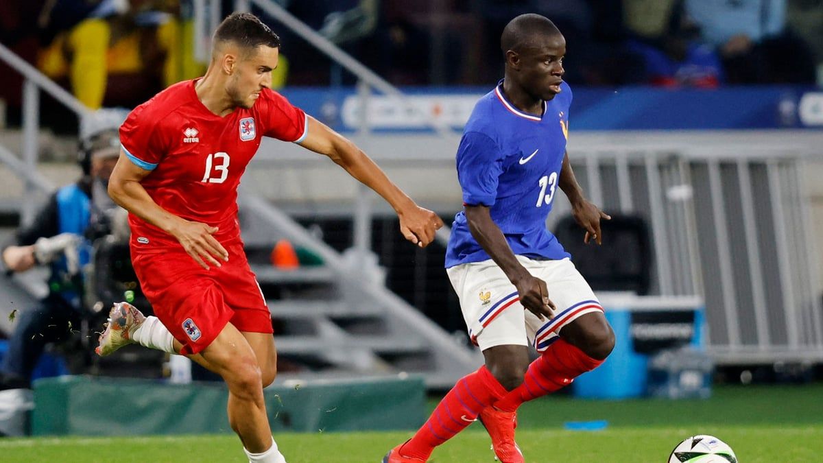 نجم الاتحاد السعودي يسجل هدفا رائعا في تدريبات فرنسا (فيديو)