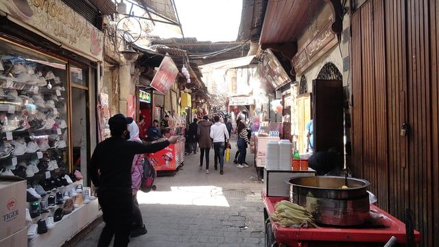 منصات سورية توظف كوادر من "الكومبارس" لحصد المتابعين والأموال