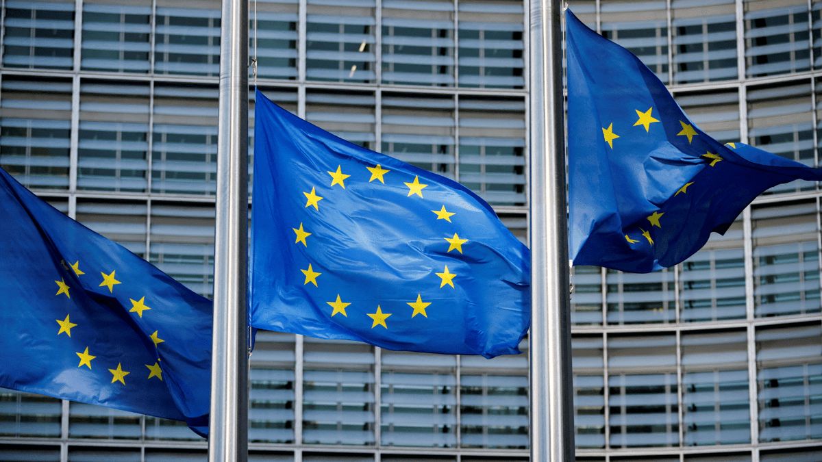 8 دول أوروبية تطالب بتقييد سفر الدبلوماسيين الروس