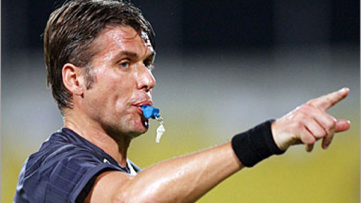 رئيس حكّام يورو 2024: شرح قرارات “الفار” على الشاشات العملاقة بملاعب البطولة - موقع الخليج الان