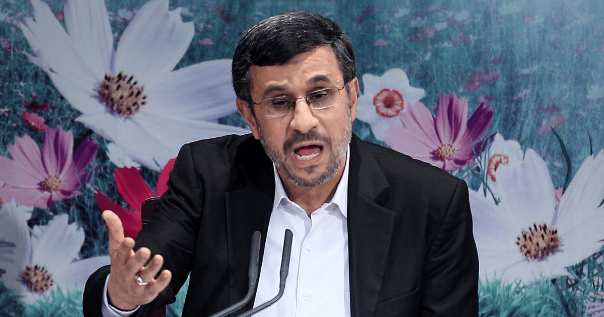 بعد استبعاده من الترشح.. نجاد يشيد بنظام الشاه في إيران