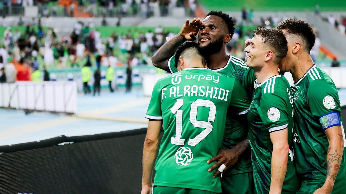 محترف الأهلي السعودي يسعد جماهير النادي