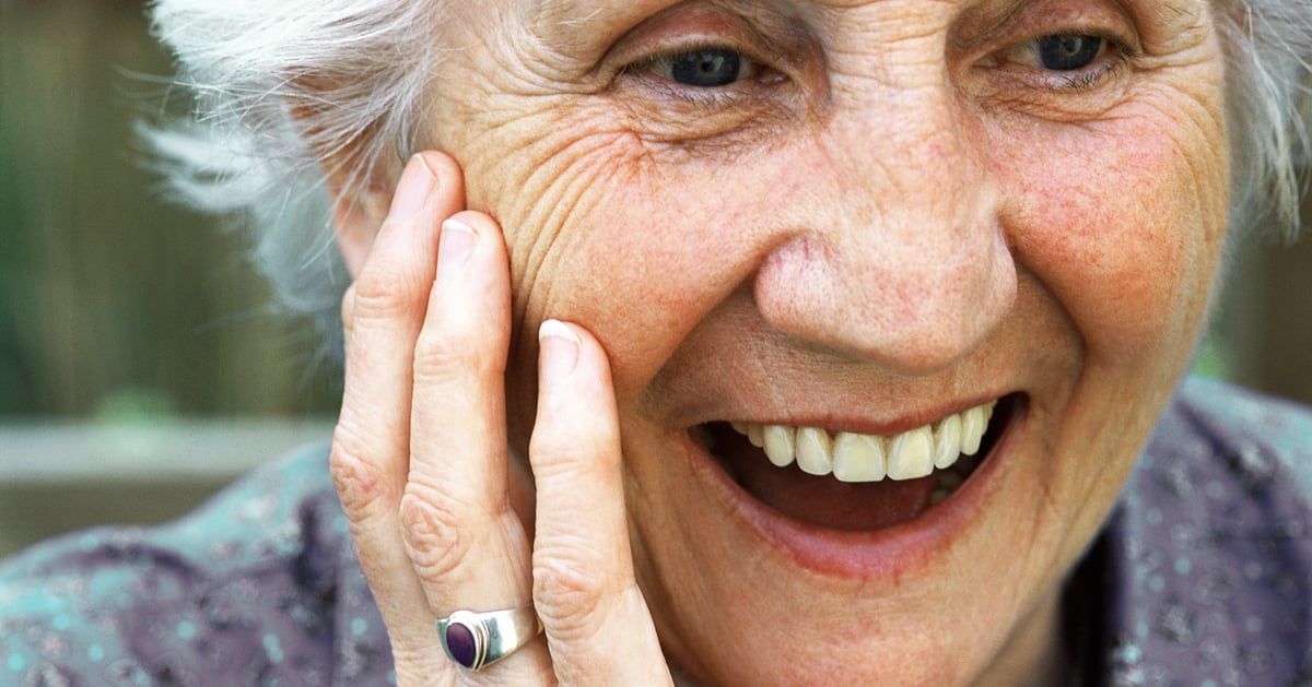 لماذا تعيش النساء حياة أطول من الرجال؟