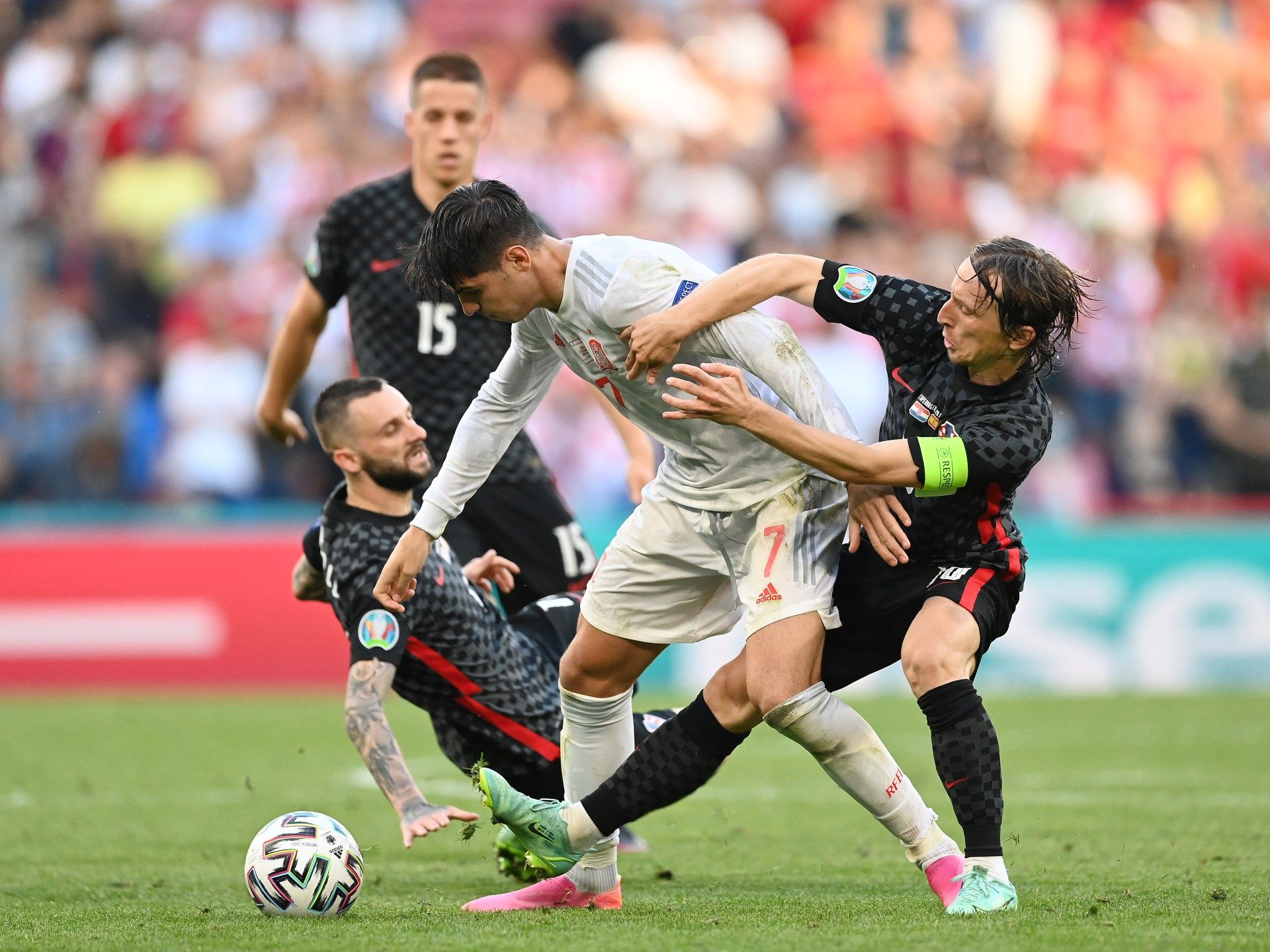 موعد مباراة إسبانيا ضد كرواتيا في يورو 2024 والقنوات الناقلة - موقع الخليج الان