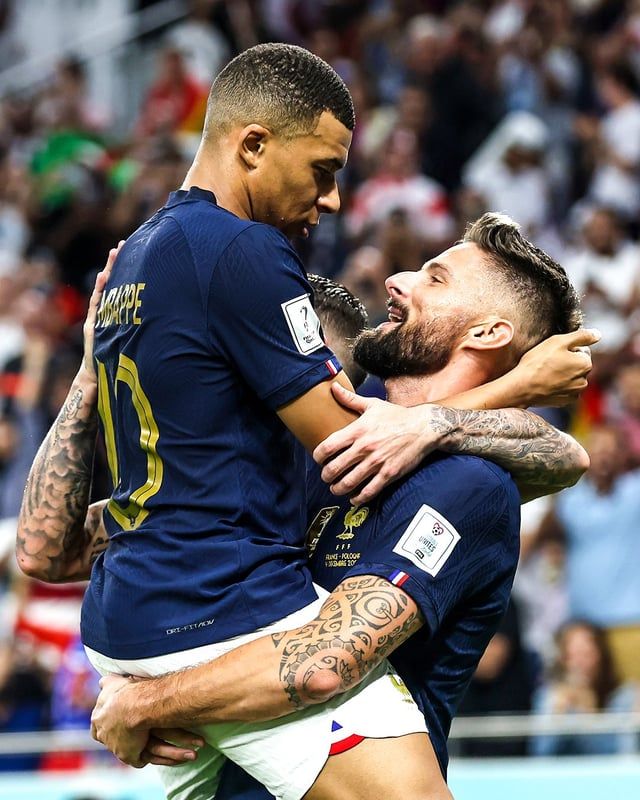 جيرو يتقمص "دور الأب" في منتخب فرنسا