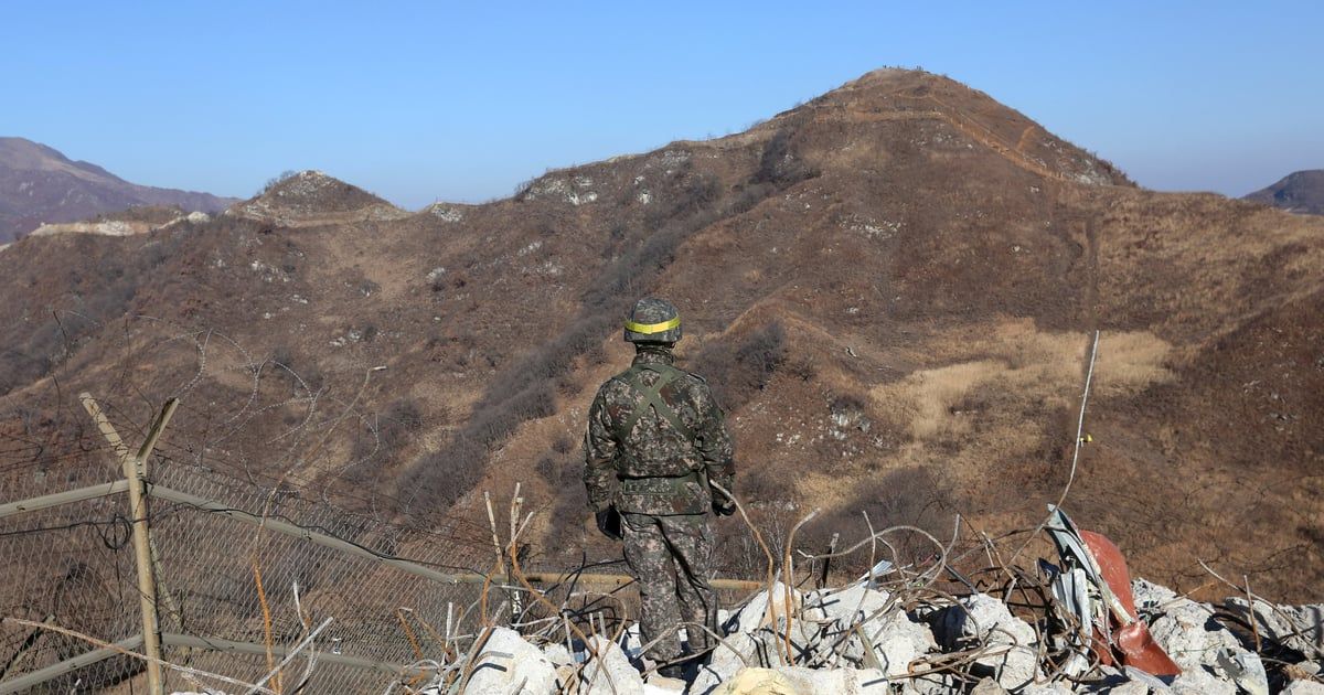 كوريا الشمالية تبني طرقًا وجدرانًا في المنطقة منزوعة السلاح