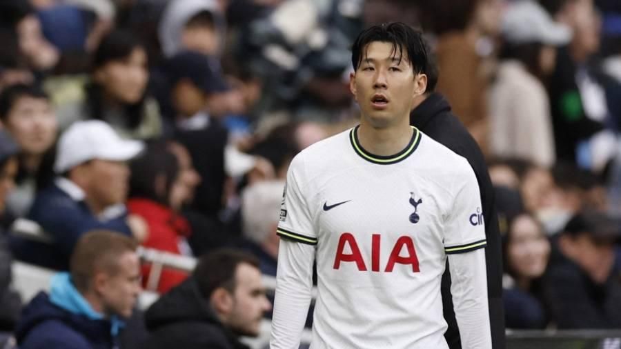 بنتانكور لاعب توتنهام يعتذر لزميله سون بسبب تعليق عنصري