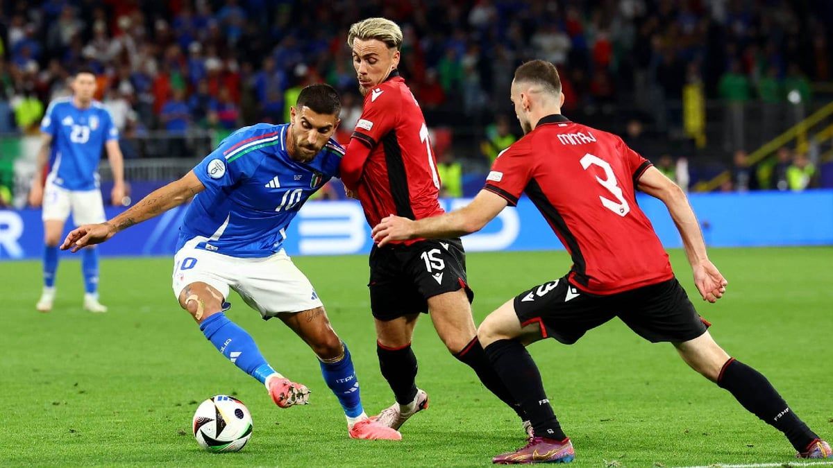 إيطاليا تفتتح حملة الدفاع عن لقب اليورو بفوز مثير على ألبانيا (فيديو)