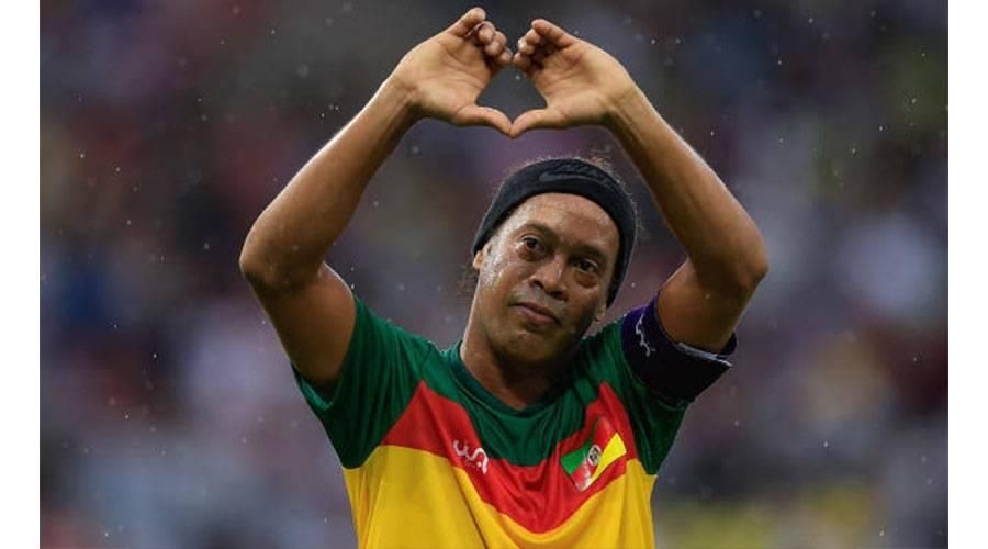 حملة دعائية وراء انتقاد رونالدينيو للاعبي منتخب البرازيل