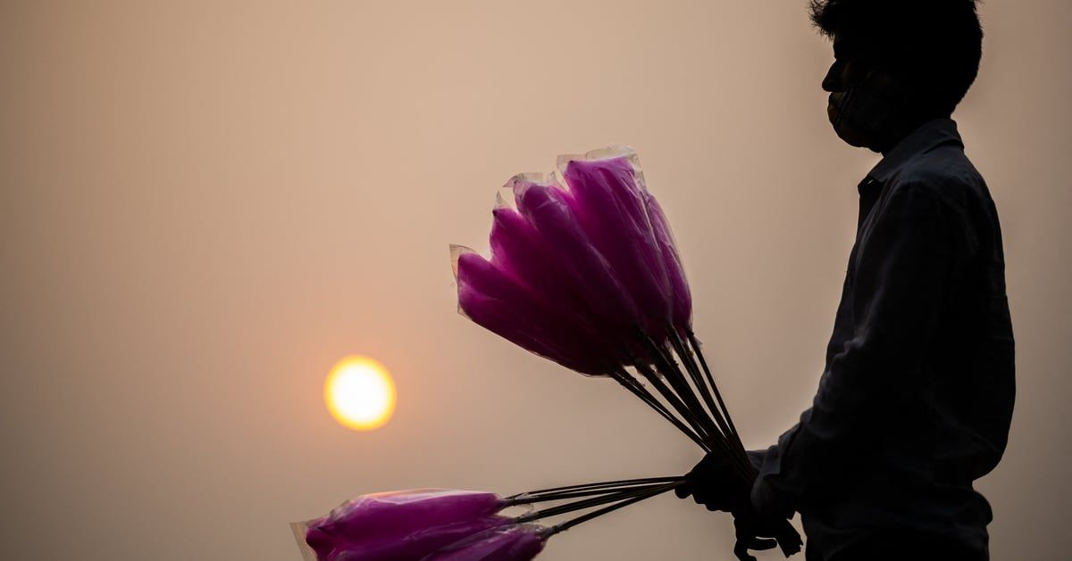 من هو بائع الحلوى "اليائس" الذي أبكى المصريين؟ (فيديو)‎