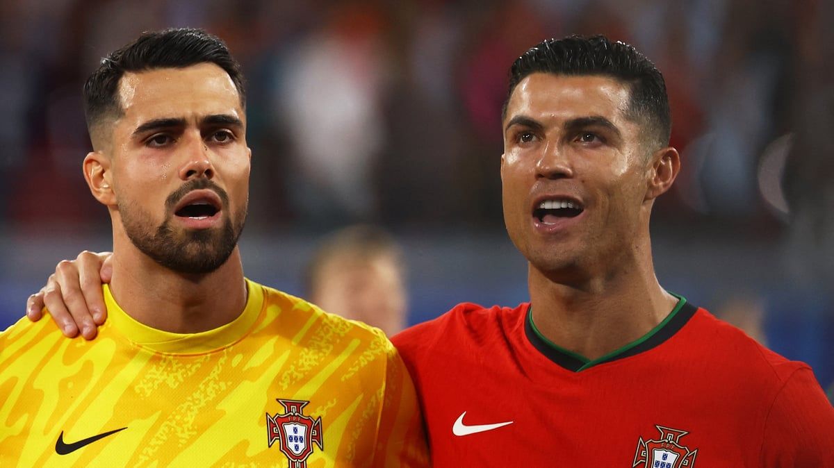 بدأها بـ"السلام عليكم": حماس كبير من رونالدو قبل مباراة البرتغال والتشيك (فيديو)