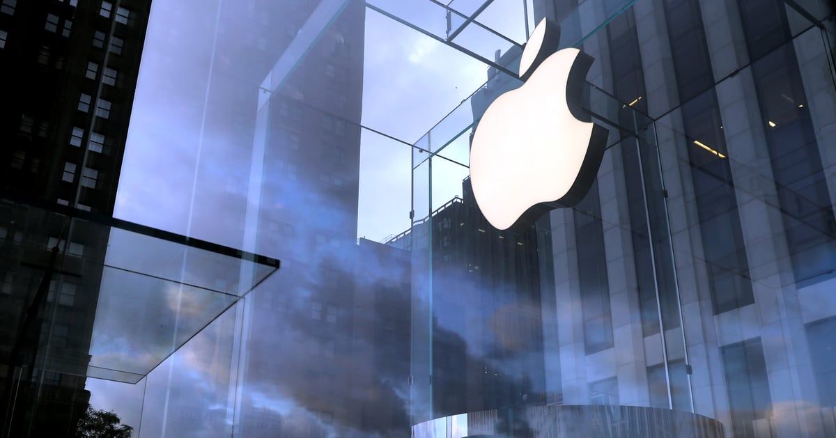 ماذا يفعل الذكاء الاصطناعي الخاص بشركة أبل ببيانات المستخدمين؟