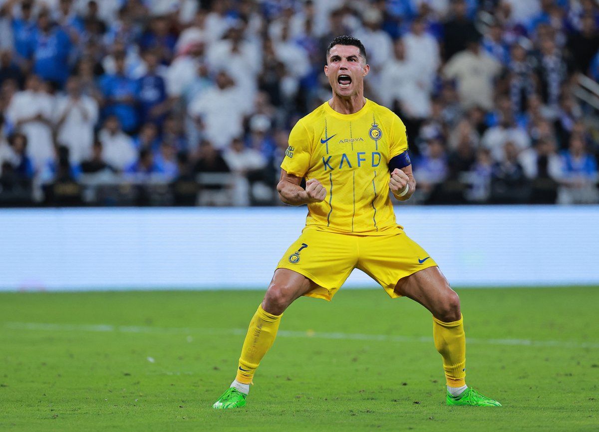 بمساهمة من رونالدو.. أسطورة إسبانيا يقترب من النصر السعودي