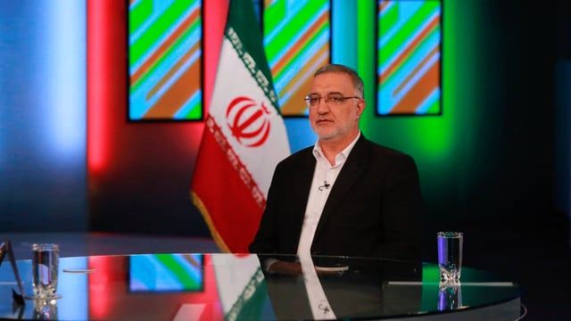 لنقله مواقف "غير موثوقة".. خامنئي يحذر المرشح المتشدد زاكاني