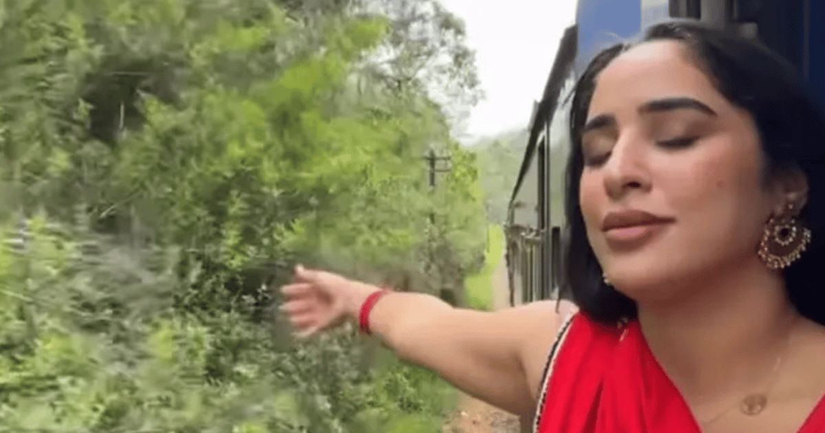 بسبب هاتفها.. "مؤثرة" جزائرية تلقي بنفسها من قطار متحرك (فيديو)