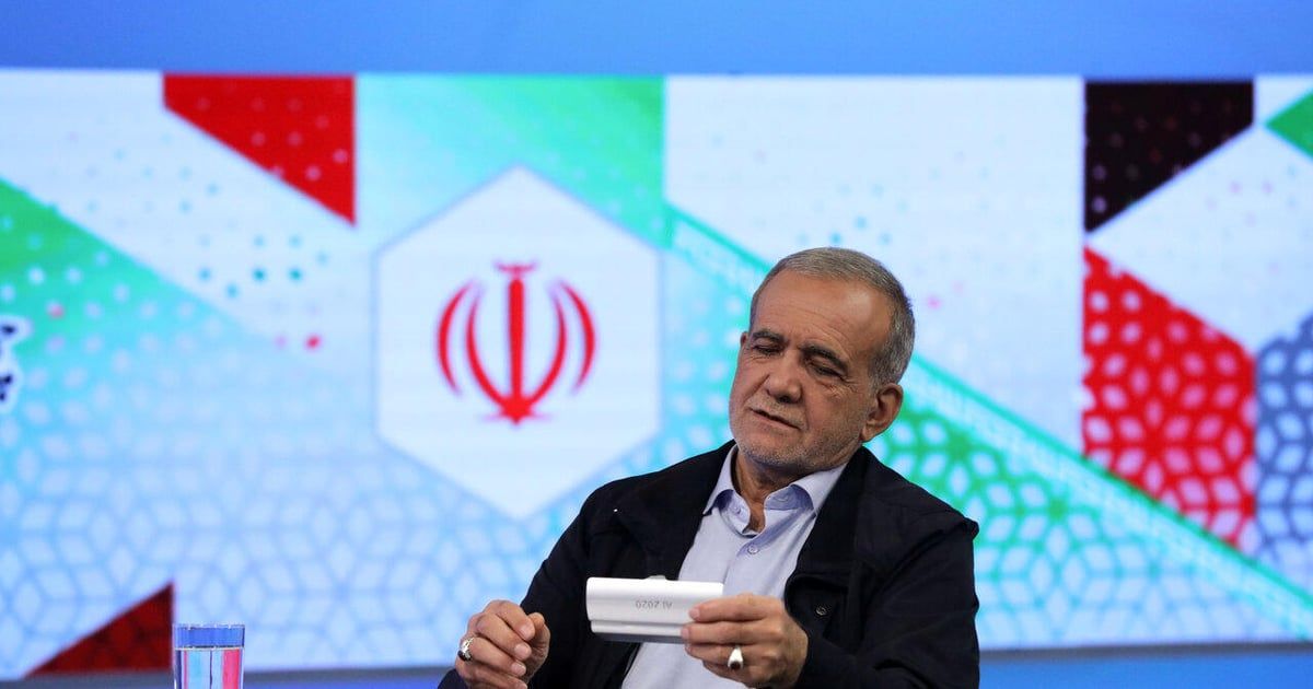 إيران.. مستشار بزشكيان ينسحب من برنامج تلفزيوني على الهواء (فيديو)