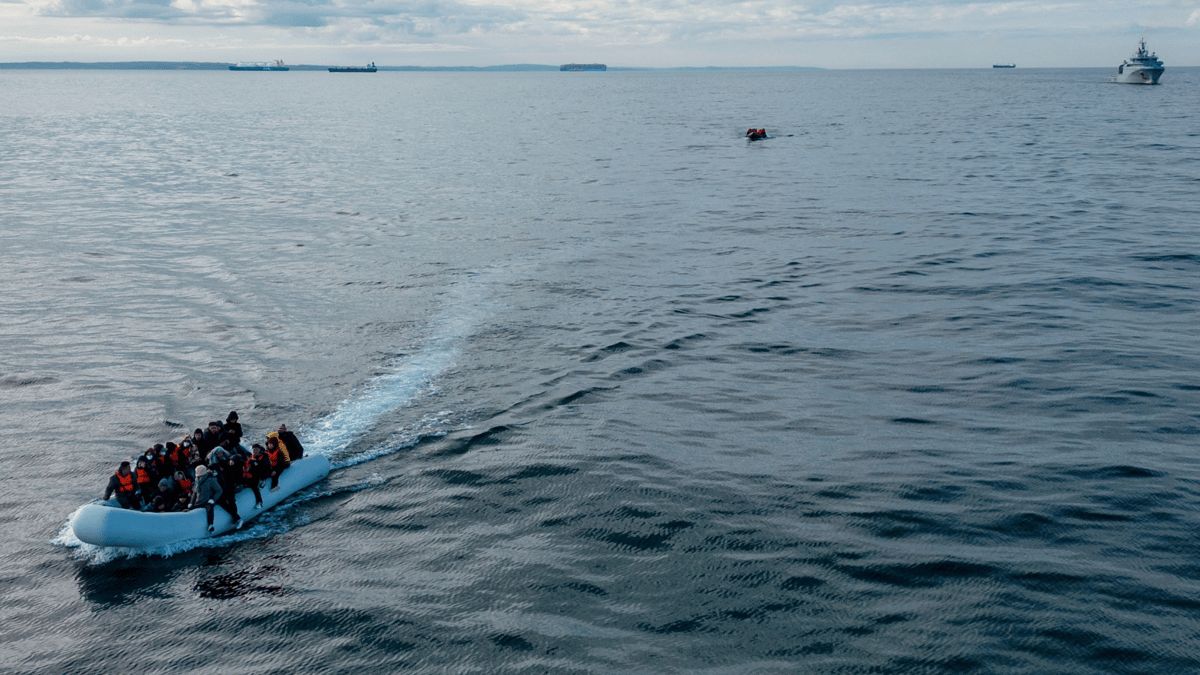 تحذير من إطلاق فرنسا العنان لـ"فوضى المهاجرين" إلى أوروبا