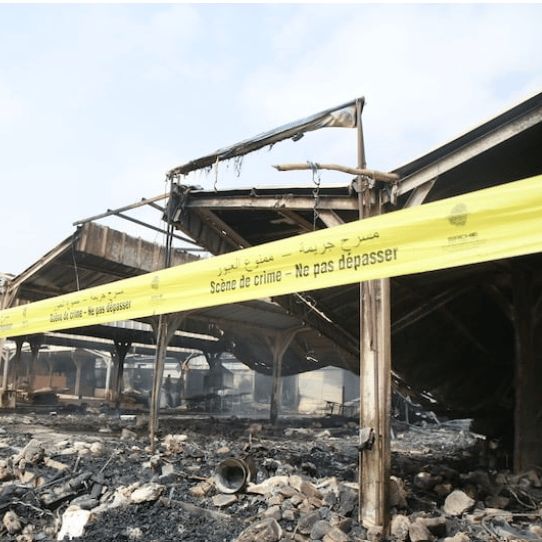 حريق ضخم يلتهم محلات سوق "وجدة" الشعبي في المغرب (صور)